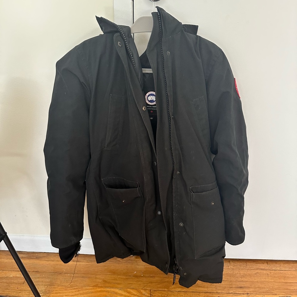 Canda Goose Coat (Medium) - lightwear